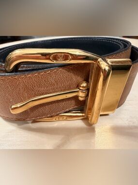 VTG Men’s Gucci Reversible  Black/Tan Leather Belt with Gold Stamp Size 34